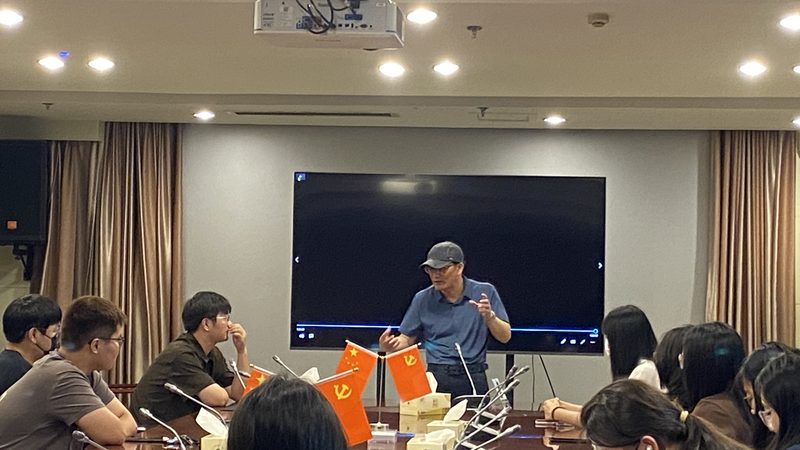 个性化物料清单根据活动特点，为策划者提供定制化的物料方案。这种模板具有以下特点：